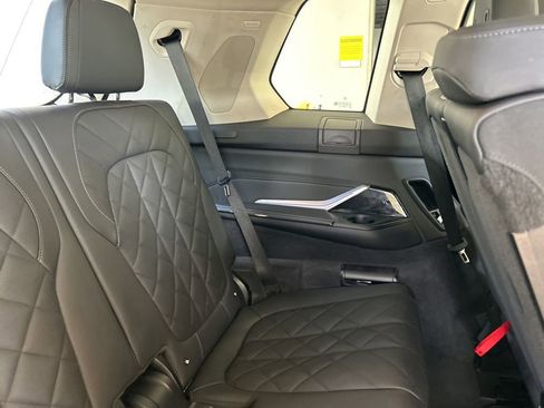Used 2025 BMW X7 xDrive40i image 42