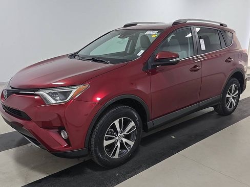 Used 2018 Toyota RAV4 XLE FWD image 1