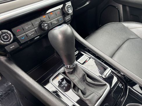 Used 2025 Jeep Compass Limited image 42