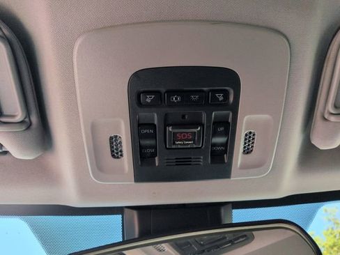 Used 2019 Toyota Camry SE FWD image 27