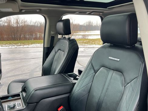 Used 2019 Ford Expedition Max Platinum image 19