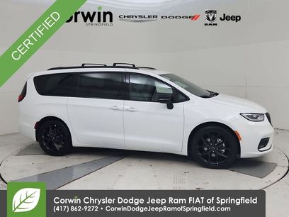 Certified 2025 Chrysler Pacifica Limited