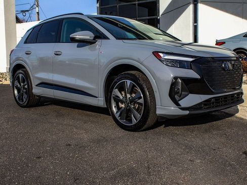 Used 2024 Audi Q4 e-tron Premium Plus w/ Premium Plus image 3