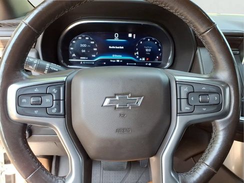 Certified 2022 Chevrolet Tahoe Z71 w/ Luxury Package AWD/4WD image 11