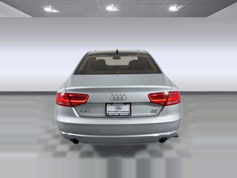 Used 2012 Audi A8 L 4.2 image 10