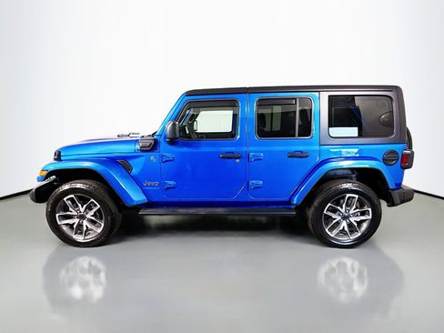 Used 2024 Jeep Wrangler Unlimited w/ Convenience Group AWD/4WD image 6