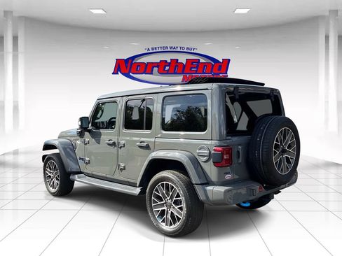 Used 2022 Jeep Wrangler Unlimited Sahara AWD/4WD image 5