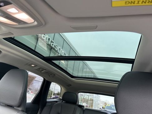 Certified 2025 Volvo XC60 B5 Plus image 27