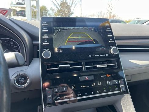 Used 2019 Toyota Avalon Touring image 19