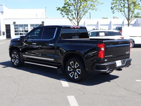 Used 2023 Chevrolet Silverado 1500 High Country w/ Technology Package AWD/4WD image 8