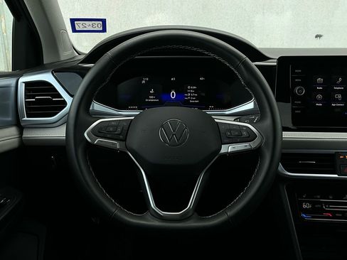 Used 2025 Volkswagen Taos SE image 34