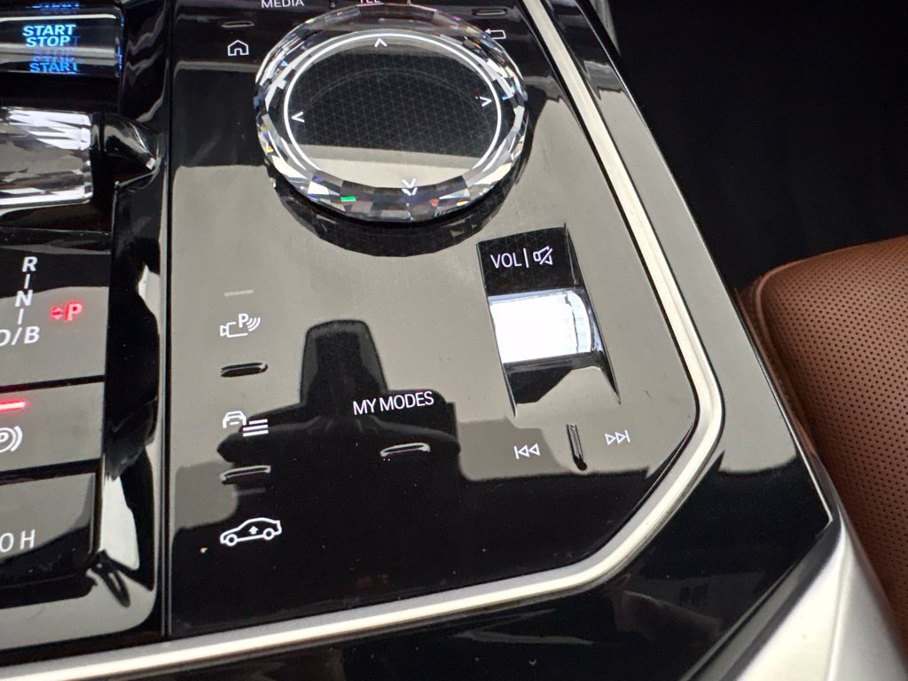 Certified 2024 BMW i7 eDrive50 RWD image 17