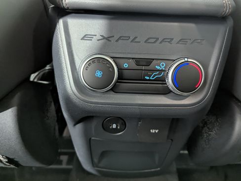 Used 2026 Ford Explorer Active w/ Active Comfort Package AWD/4WD image 14