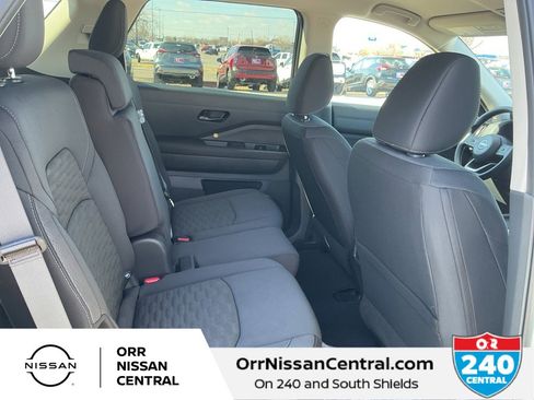 New 2026 Nissan Pathfinder S image 12