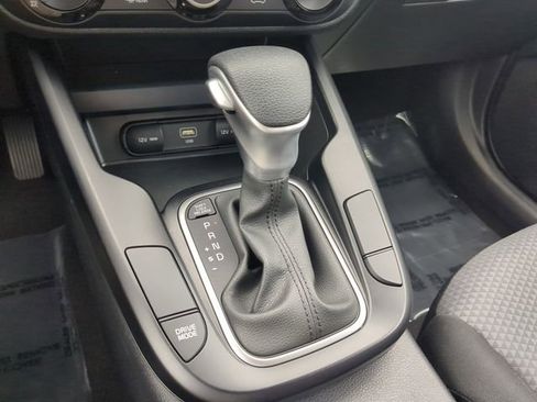 Used 2025 Kia Soul LX w/ LX Technology Package FWD image 24