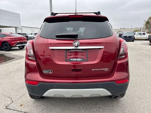 Used 2022 Buick Encore Preferred w/ Safety Package II image 4