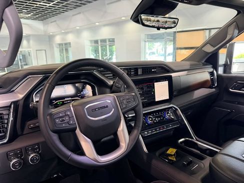 Used 2025 GMC Sierra 2500 Denali w/ Denali Reserve Package AWD/4WD image 15
