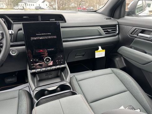 Used 2026 GMC Terrain AT4 w/ Technology Package II AWD/4WD image 12