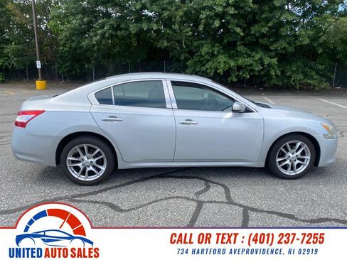 Used 2011 Nissan Maxima 3.5 S image 6
