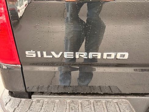 Used 2022 Chevrolet Silverado 1500 LT AWD/4WD image 29