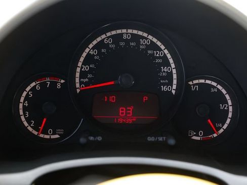 Used 2013 Volkswagen Beetle 2.5 FWD image 27