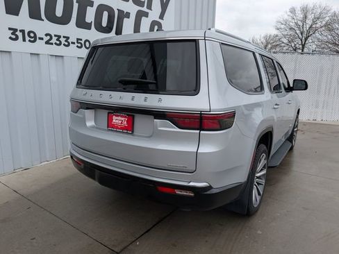 Used 2024 Jeep Wagoneer Series III w/ Flexible Seating Group image 17