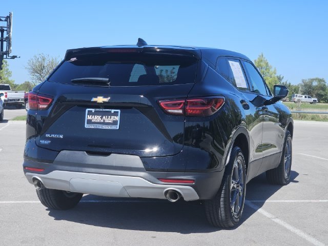 Used 2025 Chevrolet Blazer LT FWD image 7