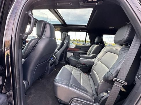 Used 2022 Lincoln Navigator Reserve AWD/4WD image 19
