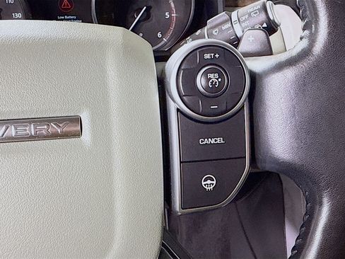 Used 2017 Land Rover Discovery HSE Luxury image 15