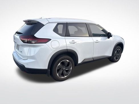 Certified 2025 Nissan Rogue SV w/ SV Premium Package AWD/4WD image 4