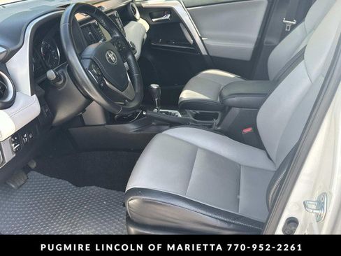 Used 2018 Toyota RAV4 Limited image 9