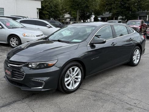 Used 2016 Chevrolet Malibu LT w/ Driver Confidence Package image 4