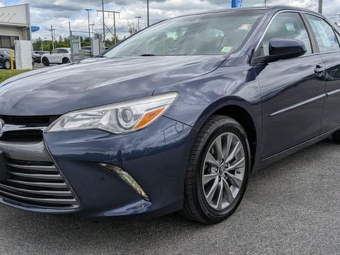 Used 2017 Toyota Camry XLE w/ Moonroof Package FWD image 4