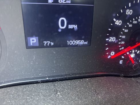 Used 2022 Kia Soul LX image 27