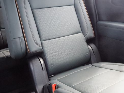 New 2026 GMC Yukon XL AT4 w/ AT4 Premium Plus Package AWD/4WD image 9