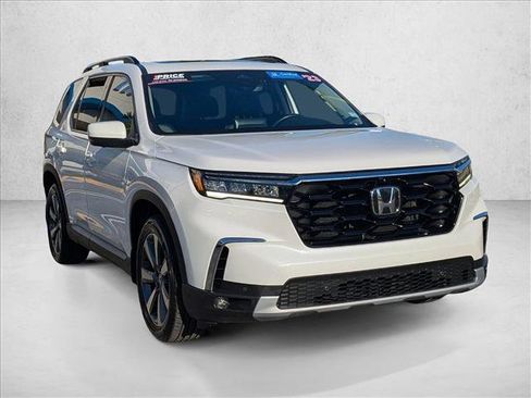 Certified 2023 Honda Pilot Elite image 3