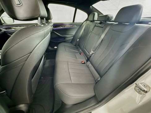 Used 2023 BMW 530i w/ Convenience Package RWD image 29