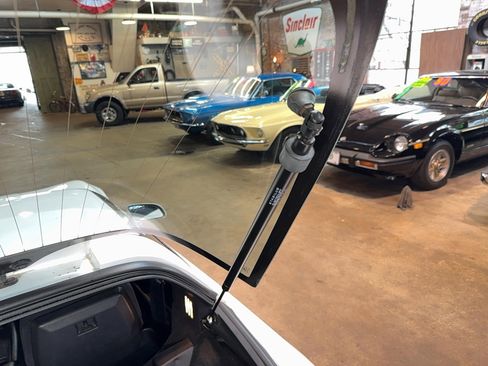 Used 1990 Chevrolet Corvette Coupe RWD image 87