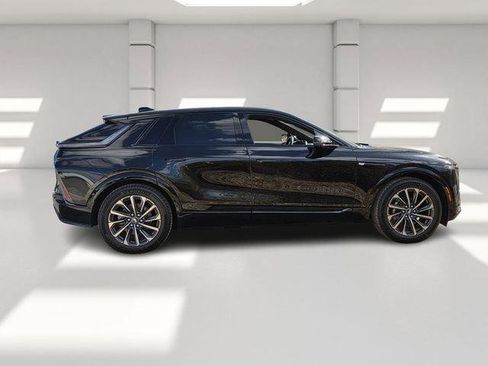 New 2026 Cadillac Lyriq Sport image 11