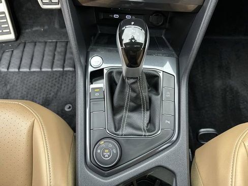 Used 2024 Volkswagen Tiguan SE R-Line image 21