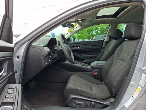 Used 2023 Honda Accord EX image 13