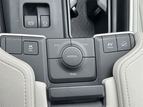 Used 2026 Toyota Grand Highlander XLE image 34