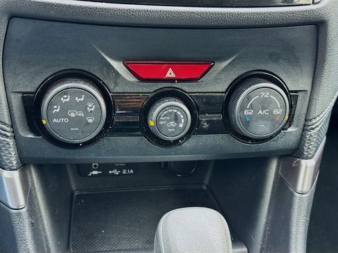 Used 2023 Subaru Forester Premium image 12