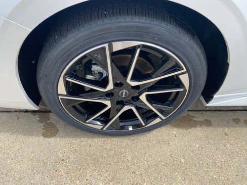 New 2025 Nissan Sentra SR image 10