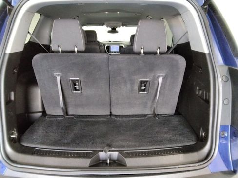 Used 2023 GMC Acadia SLE w/ Elevation Edition image 10