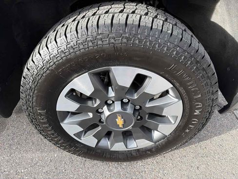 Used 2021 Chevrolet Silverado 2500 Custom w/ Custom Convenience Package image 19