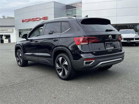 Used 2024 Volkswagen Taos SE image 3