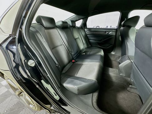 Used 2018 Honda Accord Sport image 29