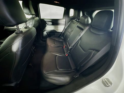 Used 2025 Jeep Compass Limited image 27