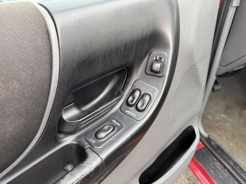 Used 2004 Ford Ranger XLT image 12